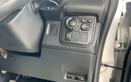 Toyota Wish II, 2017 год, 1 099 000 рублей, 18 фотография