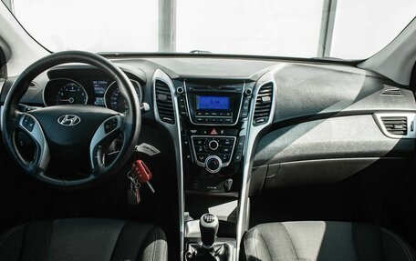 Hyundai i30 II рестайлинг, 2012 год, 900 000 рублей, 13 фотография