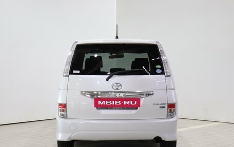Toyota ISis I, 2013 год, 1 120 000 рублей, 6 фотография