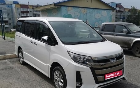 Toyota Noah III, 2021 год, 2 600 000 рублей, 1 фотография