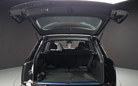 Audi Q7, 2026 год, 14 342 000 рублей, 29 фотография