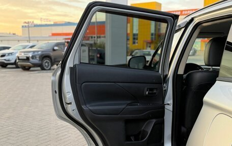 Mitsubishi Outlander III рестайлинг 3, 2022 год, 2 550 000 рублей, 13 фотография