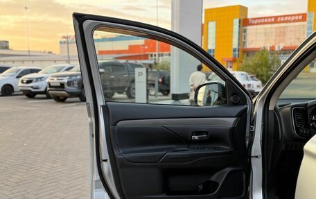 Mitsubishi Outlander III рестайлинг 3, 2022 год, 2 550 000 рублей, 15 фотография