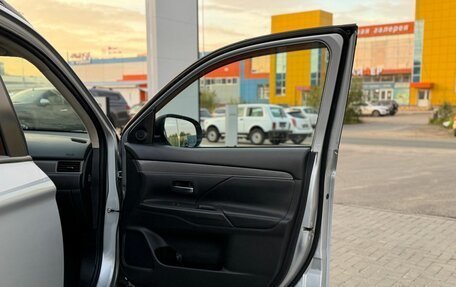 Mitsubishi Outlander III рестайлинг 3, 2022 год, 2 550 000 рублей, 9 фотография