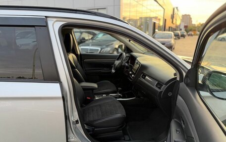 Mitsubishi Outlander III рестайлинг 3, 2022 год, 2 550 000 рублей, 10 фотография