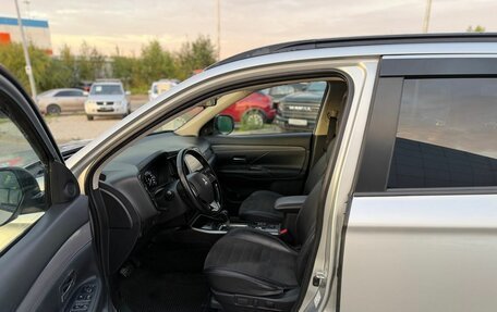 Mitsubishi Outlander III рестайлинг 3, 2022 год, 2 550 000 рублей, 16 фотография