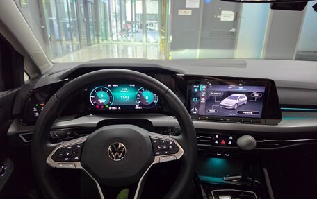 Volkswagen Golf VIII, 2023 год, 2 020 013 рублей, 7 фотография