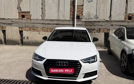 Audi A4, 2017 год, 2 350 000 рублей, 6 фотография