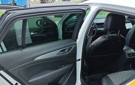 Opel Insignia II рестайлинг, 2019 год, 1 500 000 рублей, 10 фотография