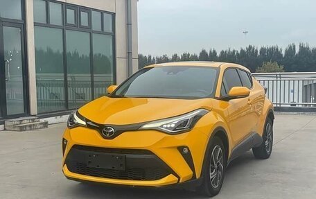 Toyota C-HR I рестайлинг, 2022 год, 3 470 000 рублей, 1 фотография