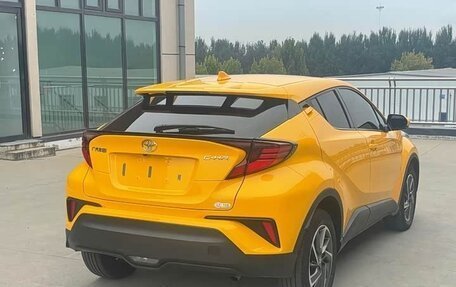 Toyota C-HR I рестайлинг, 2022 год, 3 470 000 рублей, 4 фотография