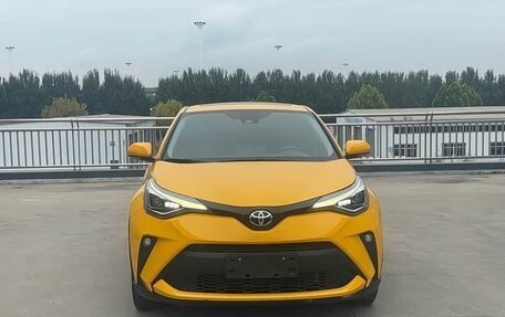 Toyota C-HR I рестайлинг, 2022 год, 3 470 000 рублей, 2 фотография