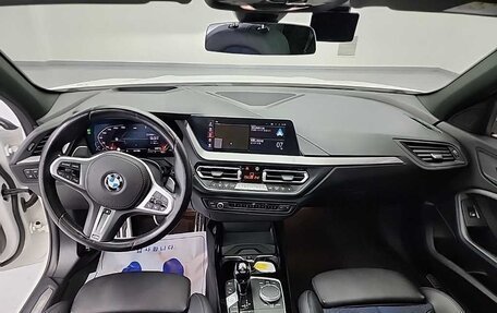 BMW 1 серия, 2022 год, 2 200 013 рублей, 13 фотография