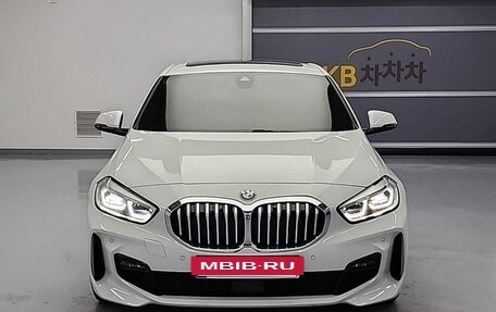 BMW 1 серия, 2022 год, 2 200 013 рублей, 2 фотография