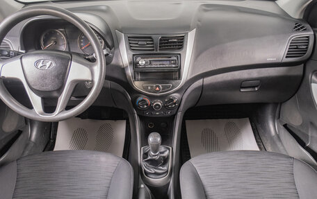 Hyundai Solaris II рестайлинг, 2015 год, 809 000 рублей, 10 фотография