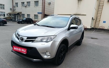 Toyota RAV4, 2013 год, 1 850 000 рублей, 2 фотография