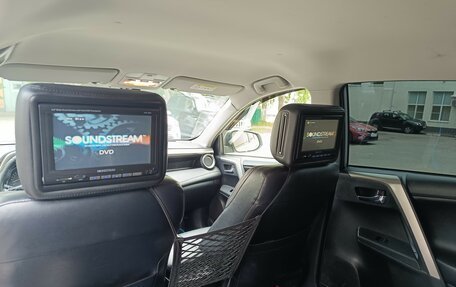 Toyota RAV4, 2013 год, 1 850 000 рублей, 12 фотография
