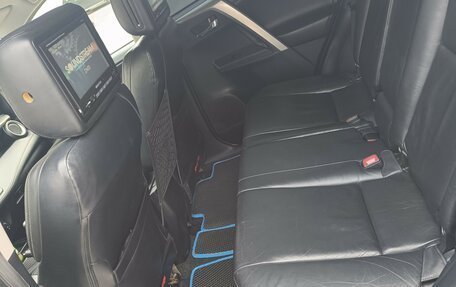 Toyota RAV4, 2013 год, 1 850 000 рублей, 13 фотография