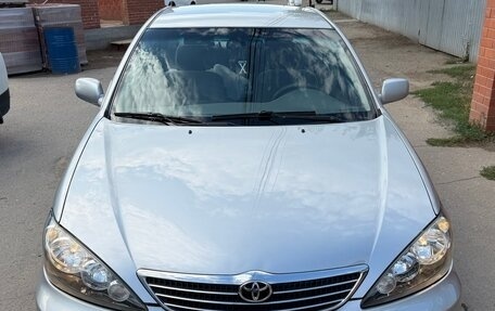 Toyota Camry V40, 2004 год, 585 000 рублей, 2 фотография