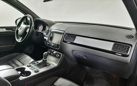 Volkswagen Touareg III, 2017 год, 3 200 000 рублей, 13 фотография