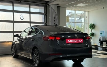 Hyundai Elantra VI рестайлинг, 2017 год, 1 099 000 рублей, 9 фотография