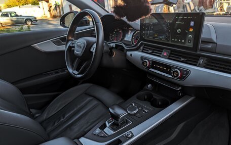 Audi A4, 2019 год, 2 700 000 рублей, 23 фотография