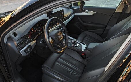 Audi A4, 2019 год, 2 700 000 рублей, 20 фотография