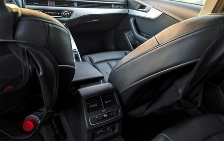 Audi A4, 2019 год, 2 700 000 рублей, 31 фотография