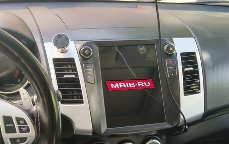 Mitsubishi Outlander III рестайлинг 3, 2008 год, 1 255 000 рублей, 10 фотография