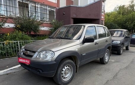 Chevrolet Niva I рестайлинг, 2012 год, 560 000 рублей, 2 фотография