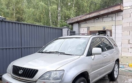 Lexus RX IV рестайлинг, 2000 год, 800 000 рублей, 1 фотография