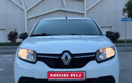 Renault Logan II, 2015 год, 490 000 рублей, 3 фотография