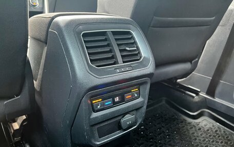 Volkswagen Tiguan II, 2017 год, 1 637 000 рублей, 26 фотография