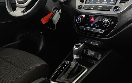 Hyundai Solaris II рестайлинг, 2019 год, 1 370 000 рублей, 12 фотография
