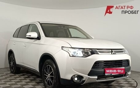 Mitsubishi Outlander III рестайлинг 3, 2014 год, 1 360 000 рублей, 1 фотография