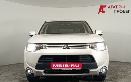Mitsubishi Outlander III рестайлинг 3, 2014 год, 1 360 000 рублей, 2 фотография
