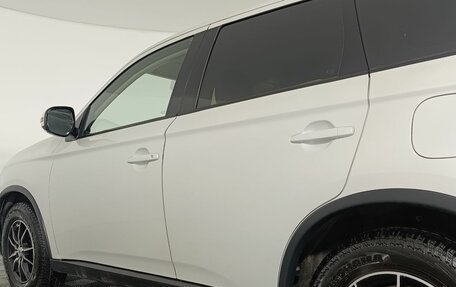 Mitsubishi Outlander III рестайлинг 3, 2014 год, 1 360 000 рублей, 19 фотография