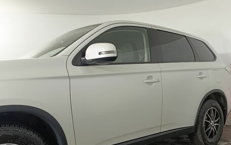 Mitsubishi Outlander III рестайлинг 3, 2014 год, 1 360 000 рублей, 20 фотография