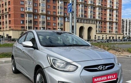 Hyundai Solaris II рестайлинг, 2012 год, 860 000 рублей, 3 фотография