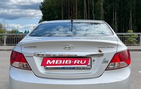 Hyundai Solaris II рестайлинг, 2012 год, 860 000 рублей, 5 фотография