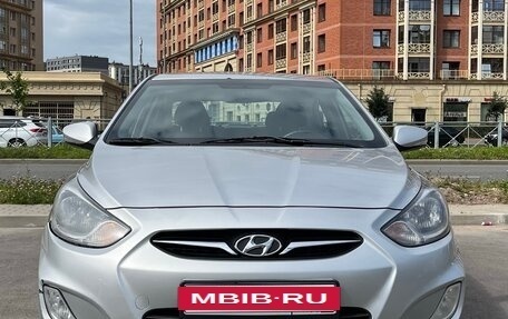 Hyundai Solaris II рестайлинг, 2012 год, 860 000 рублей, 2 фотография