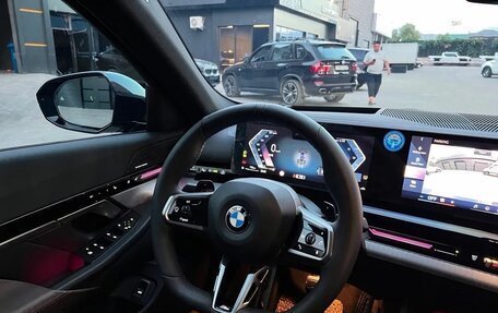 BMW 5 серия, 2025 год, 5 875 010 рублей, 5 фотография