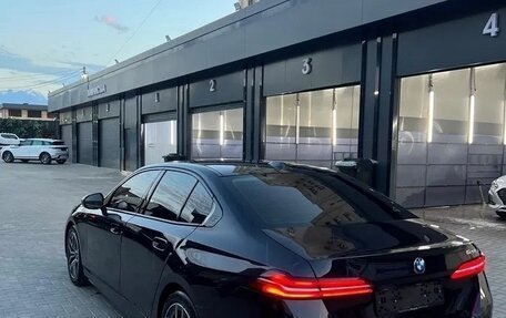 BMW 5 серия, 2025 год, 5 875 010 рублей, 4 фотография