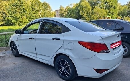 Hyundai Solaris II рестайлинг, 2015 год, 370 000 рублей, 4 фотография