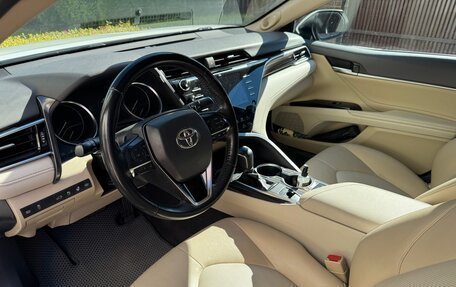 Toyota Camry, 2018 год, 2 300 000 рублей, 6 фотография
