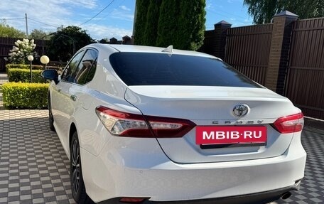 Toyota Camry, 2018 год, 2 300 000 рублей, 4 фотография