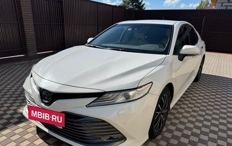 Toyota Camry, 2018 год, 2 300 000 рублей, 3 фотография