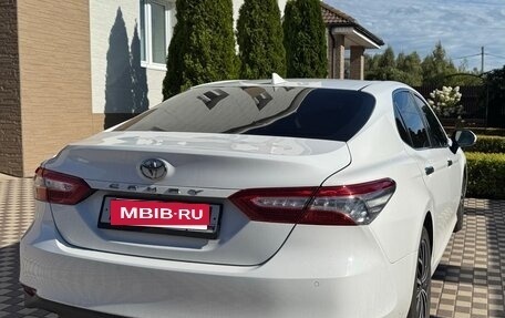 Toyota Camry, 2018 год, 2 300 000 рублей, 5 фотография