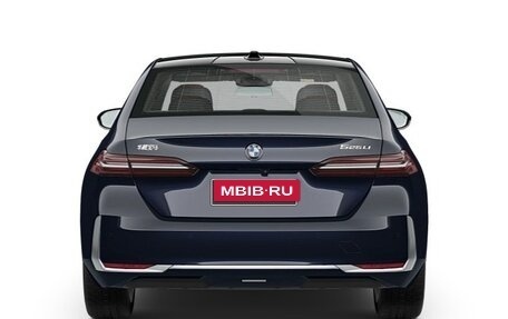 BMW 5 серия, 2025 год, 9 190 000 рублей, 10 фотография