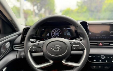 Hyundai Elantra, 2023 год, 1 346 767 рублей, 8 фотография